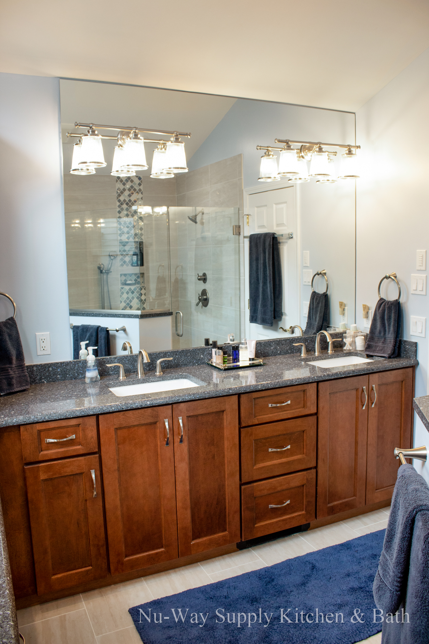 Traditional Master Bathroom